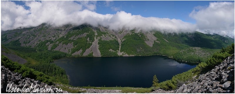 Баджальский хребет. Панорама озера Омот