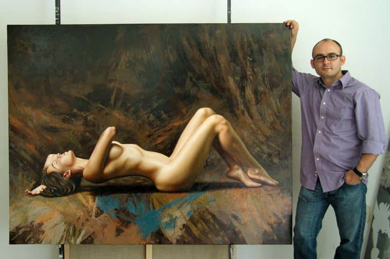 Художник Omar Ortiz. Масляный гиперреализм. Автор со своей картиной