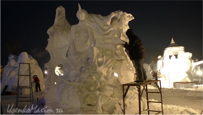Ночные снежные скульптуры. Фото другой китайской работы