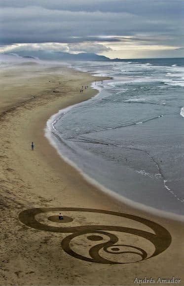 Andres Amador. Большие пляжные рисунки на песке. Четвертый