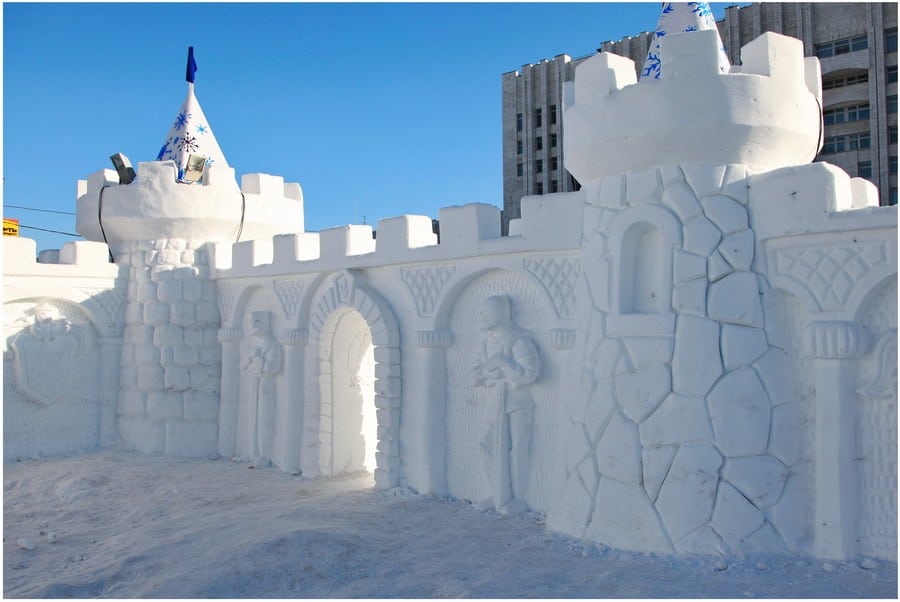 Снежная скульптура. Хабаровская крепость из снег. Внутри