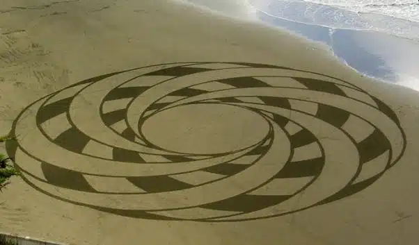 Andres Amador. Большие пляжные рисунки на песке. Двадцатый