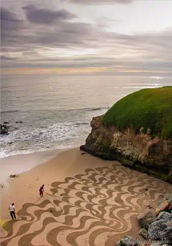 Andres Amador. Большие пляжные рисунки на песке. Третий